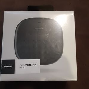 Never opened BOSE Soundlink Bluetooth Speaker